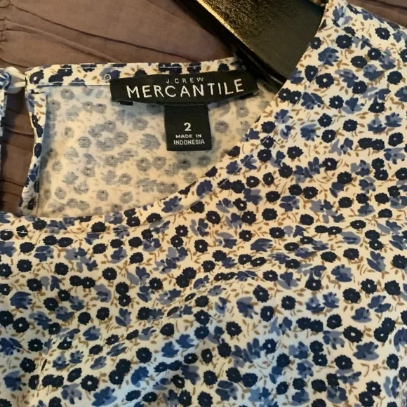 Women's Blue and White Ditsy Print Ruffle Sleeve Top - Picture 4 of 4